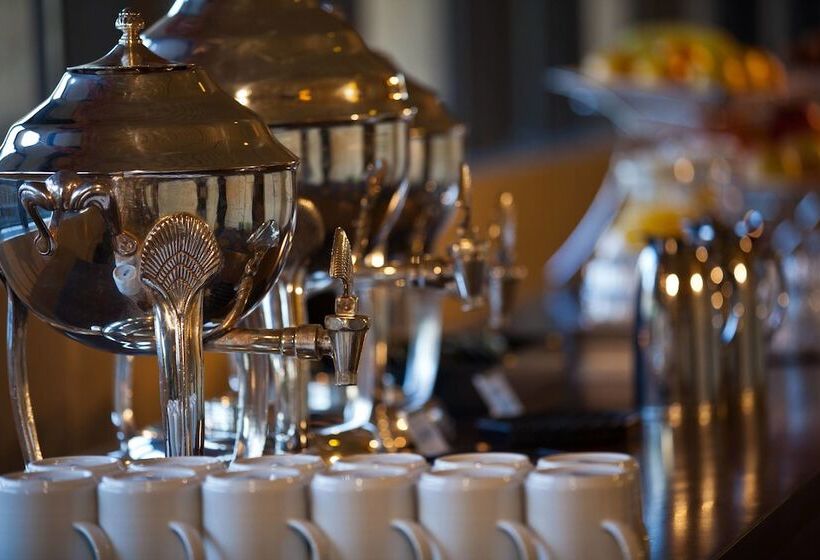 Отель Charleston Marriott Town Center