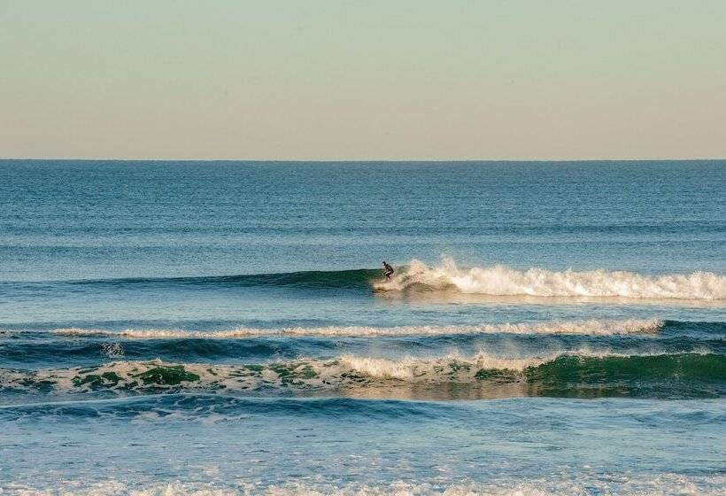 هتل Chateau Westport Resort