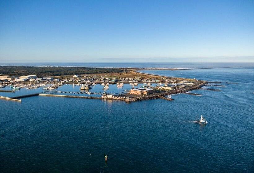 هتل Chateau Westport Resort