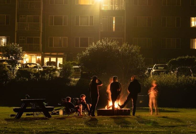 هتل Chateau Westport Resort