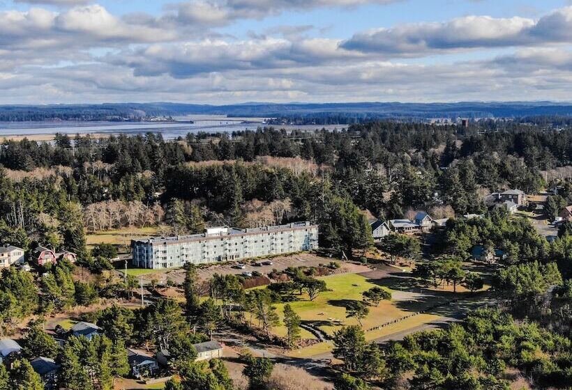 هتل Chateau Westport Resort