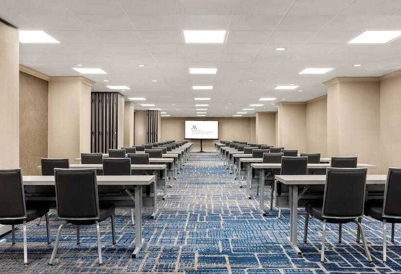 هتل Chicago Marriott Downtown Magnificent Mile