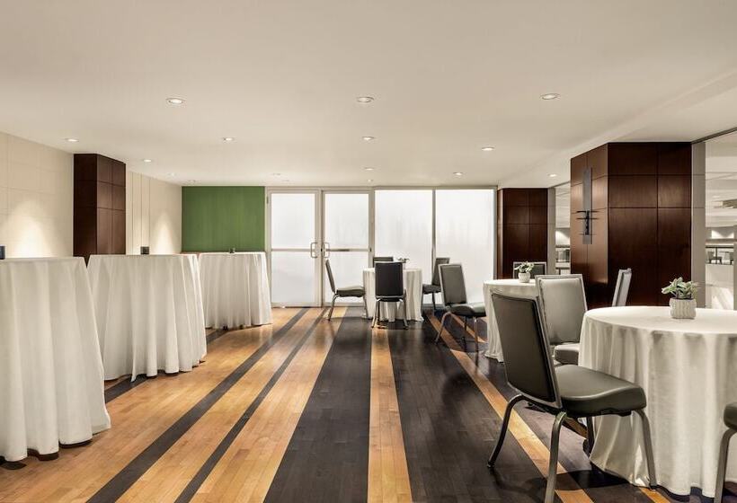 هتل Chicago Marriott Downtown Magnificent Mile