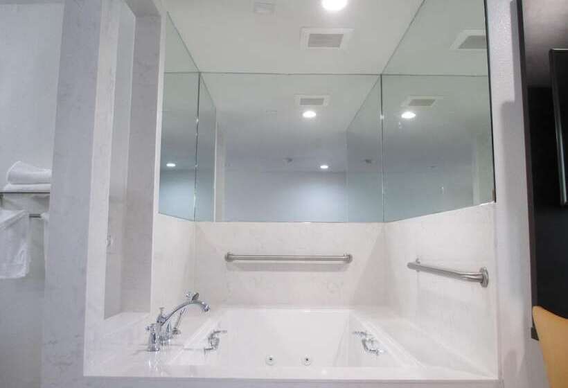 فندق Claremont Lodge