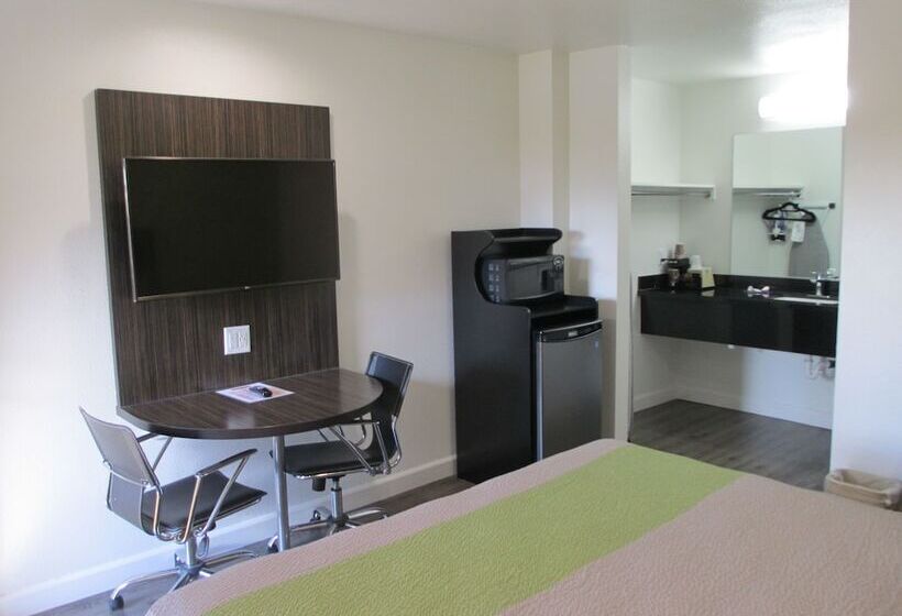 فندق Claremont Lodge