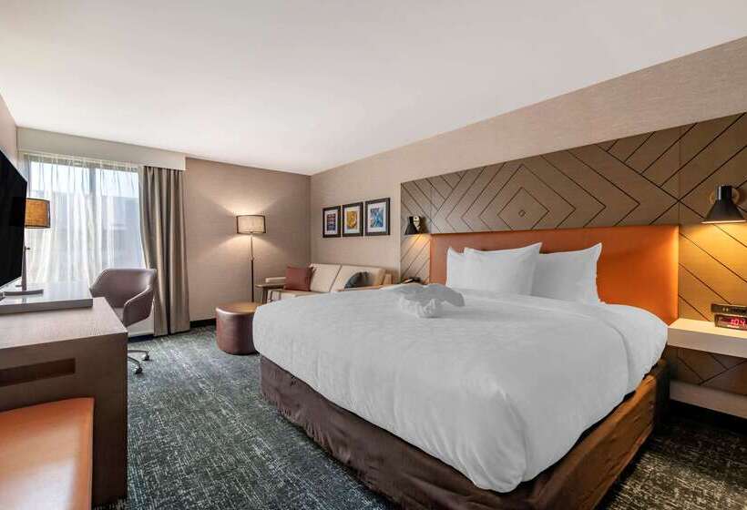 فندق Clarion Inn