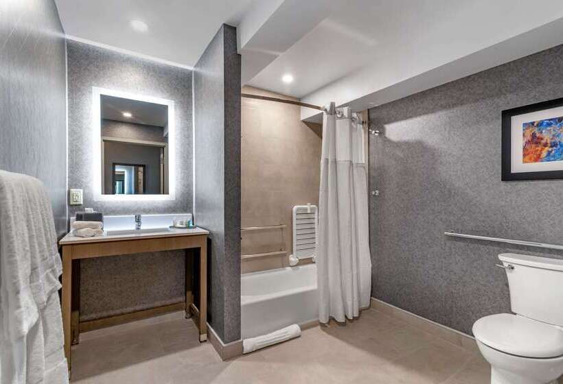 فندق Clarion Inn