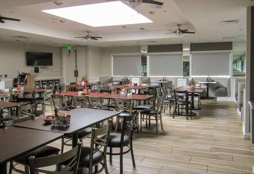 호텔 Clarion Inn Near China Lake Naval Station