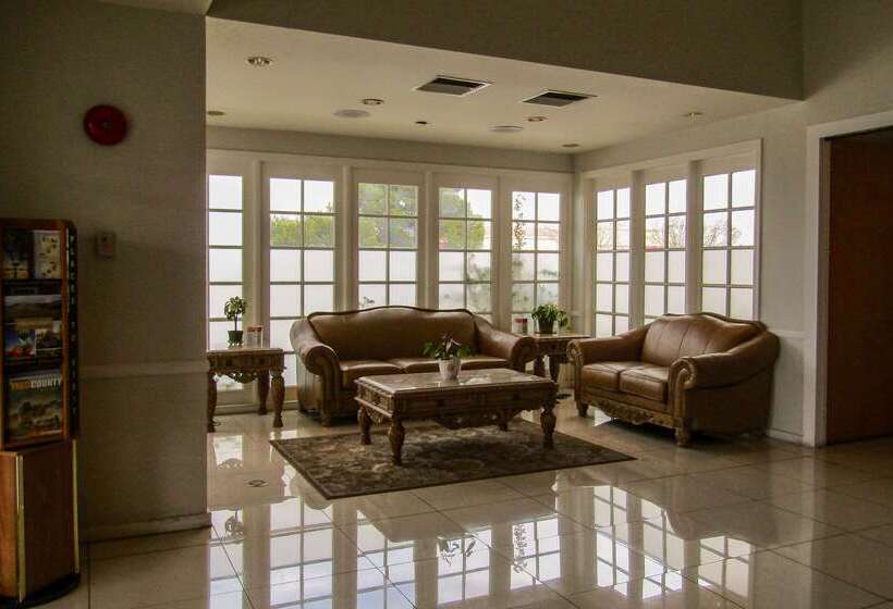 فندق Clarion Inn Near China Lake Naval Station