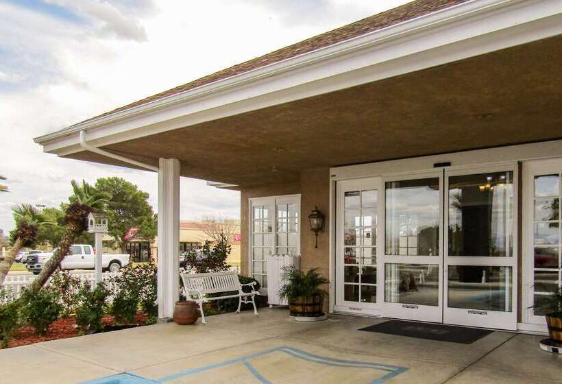 فندق Clarion Inn Near China Lake Naval Station