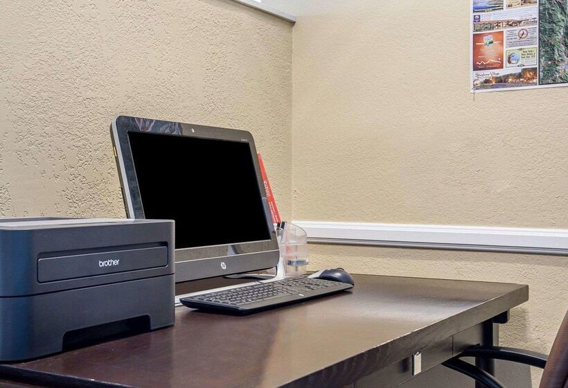 فندق Clarion Inn Near China Lake Naval Station