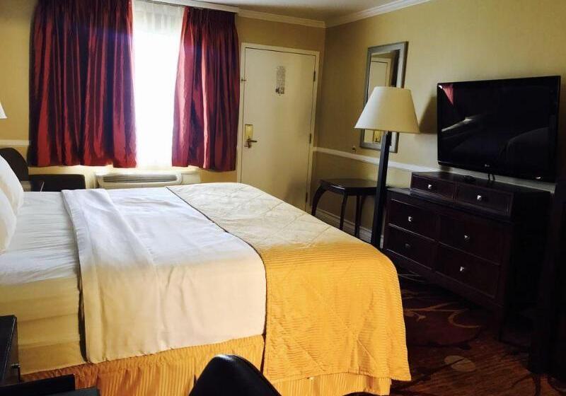 فندق Clarion Inn Near China Lake Naval Station