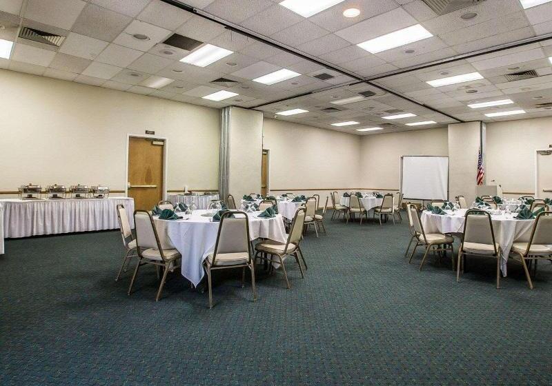 호텔 Clarion Inn Near China Lake Naval Station