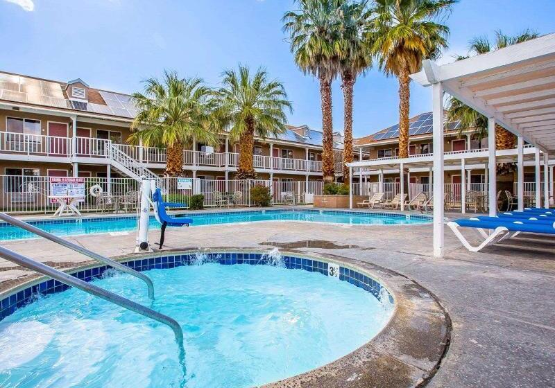 فندق Clarion Inn Near China Lake Naval Station