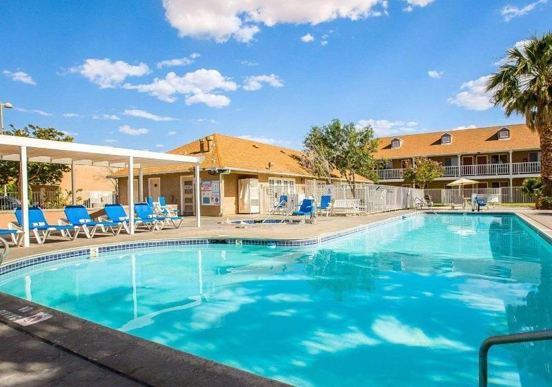 호텔 Clarion Inn Near China Lake Naval Station
