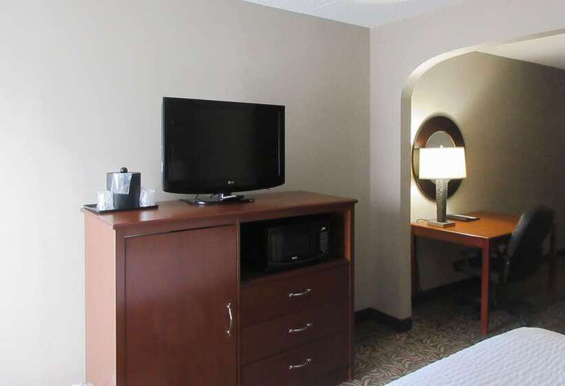 ホテル Clarion Inn & Suites   University Area