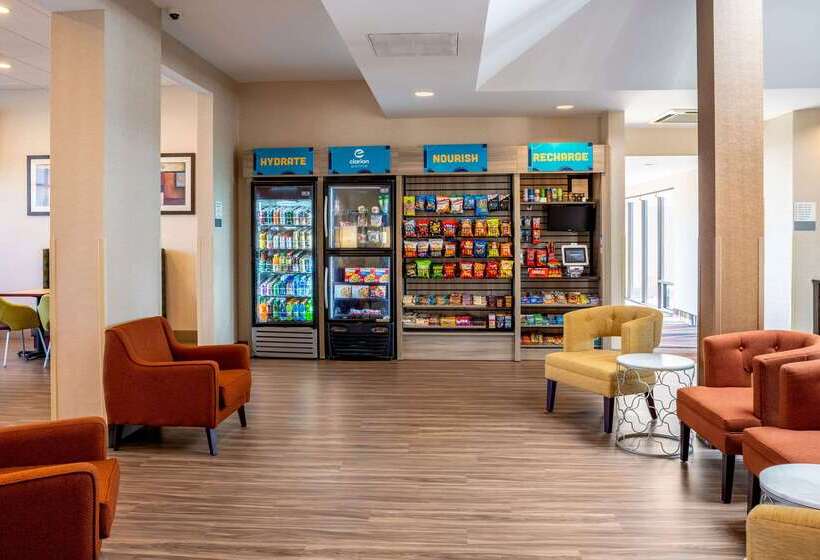 ホテル Clarion Pointe Harrisonburg