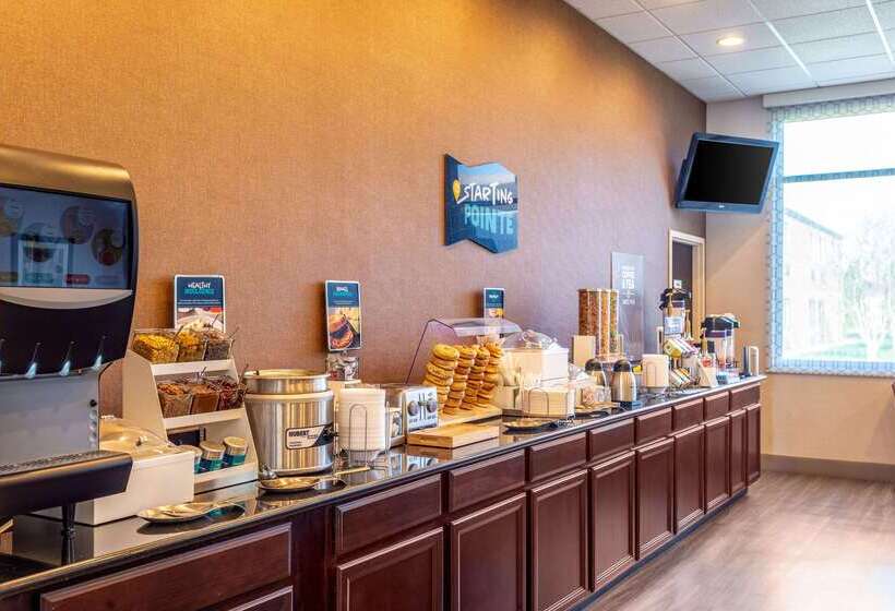 ホテル Clarion Pointe Harrisonburg