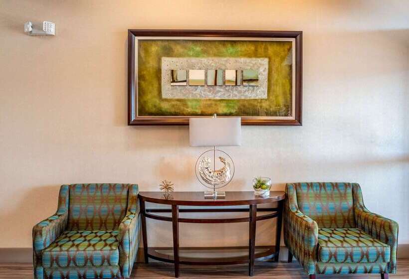 ホテル Clarion Pointe Harrisonburg