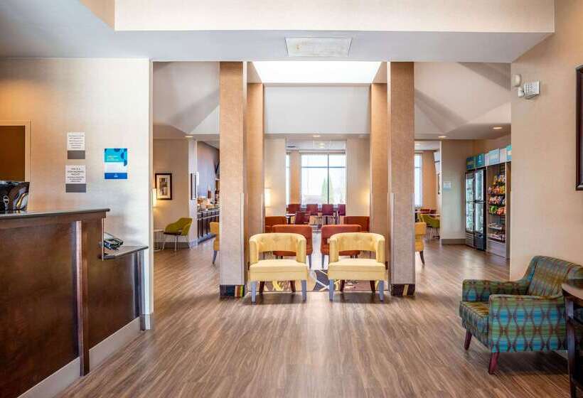 ホテル Clarion Pointe Harrisonburg