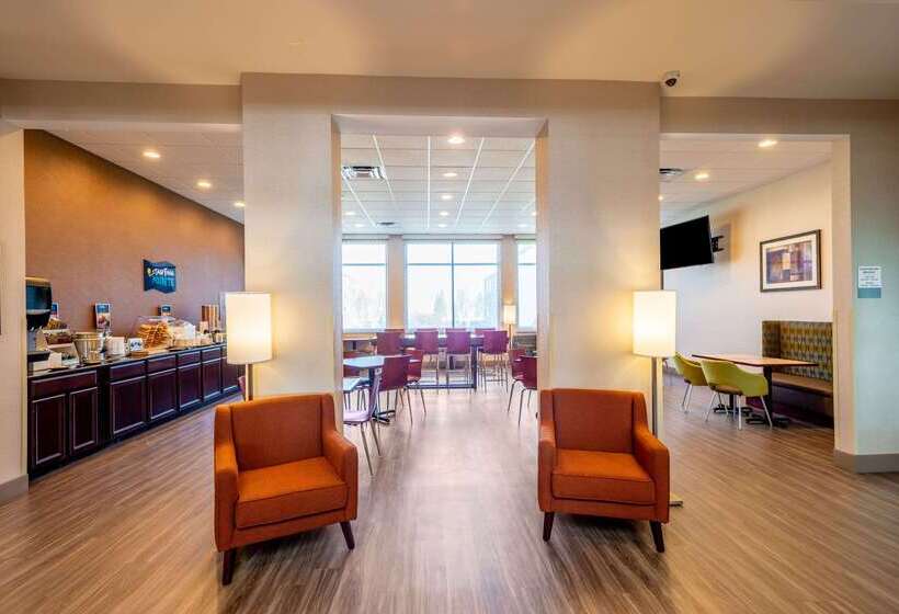 ホテル Clarion Pointe Harrisonburg