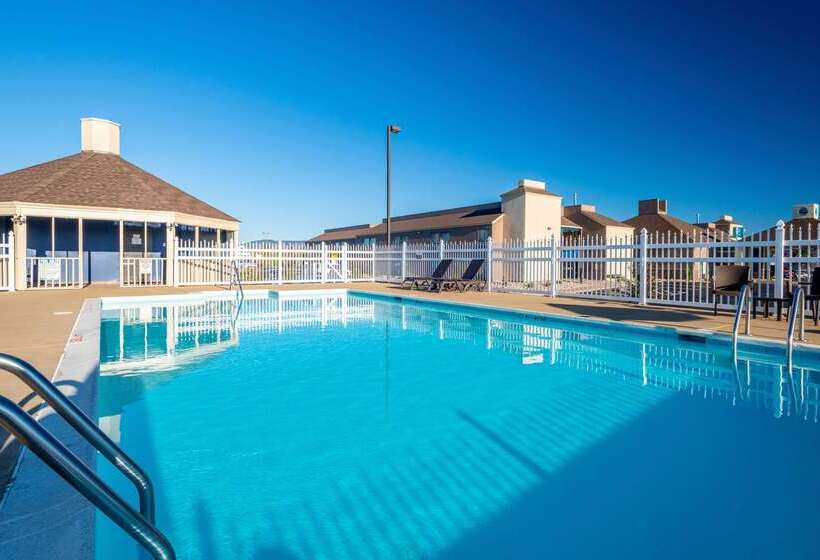 בית מלון כפרי Clarion Pointe Harrisonburg