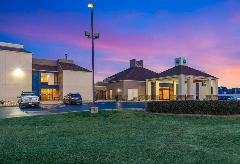 בית מלון כפרי Clarion Pointe Harrisonburg