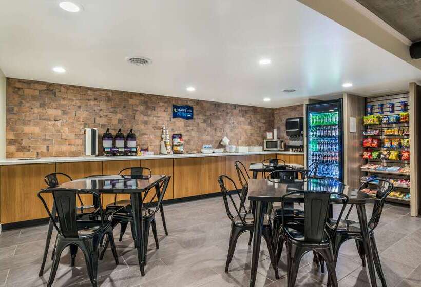 فندق Clarion Pointe Richmond North Near University