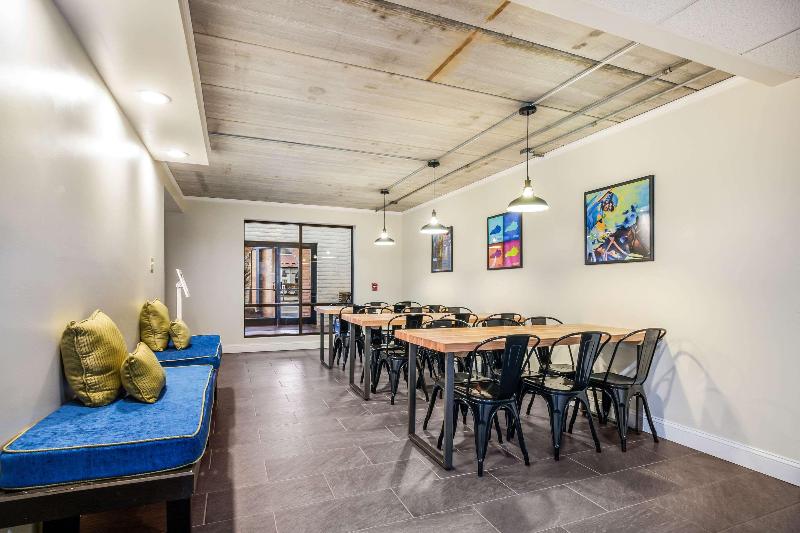 فندق Clarion Pointe Richmond North Near University