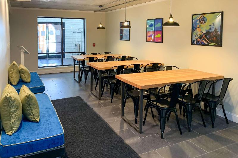 فندق Clarion Pointe Richmond North Near University