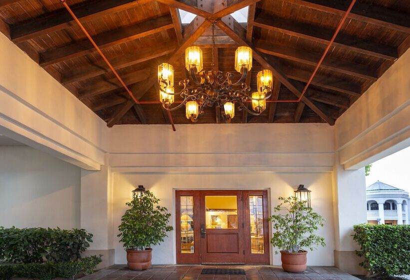 호텔 Clocktower Inn Ventura