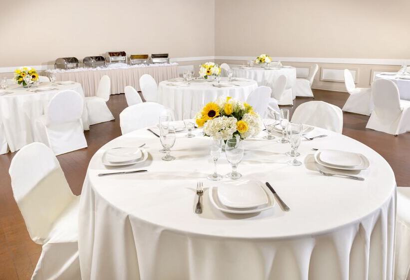 هتل Clocktower Inn Ventura