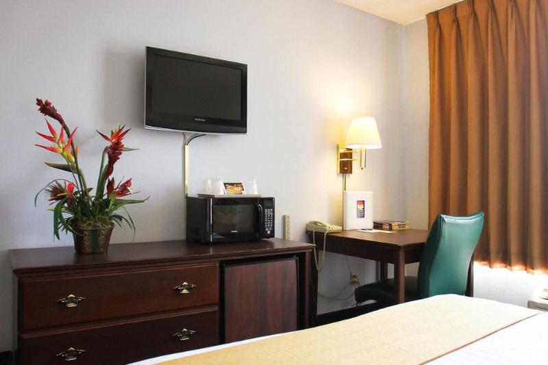 호텔 Clover Island Inn