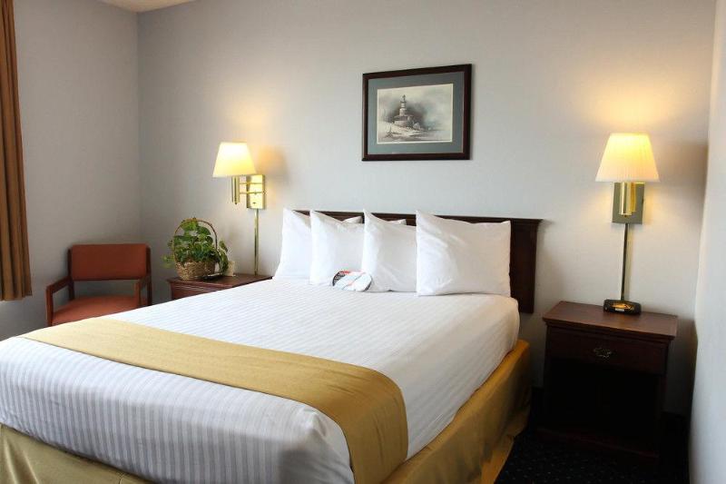 호텔 Clover Island Inn