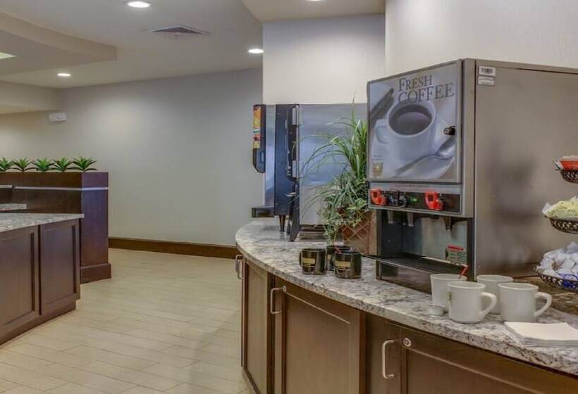 Club Hotel Nashville Inn & Suites