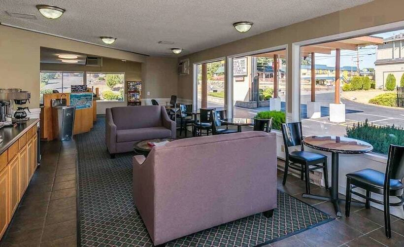 فندق Coachman Inn