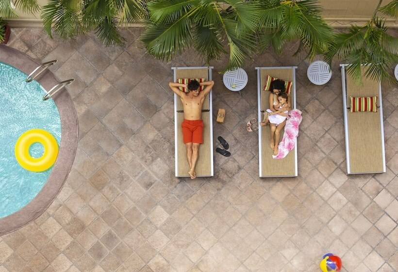 בית מלון כפרי Coconut Waikiki