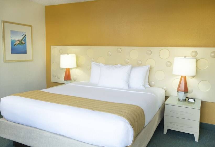 בית מלון כפרי Coconut Waikiki