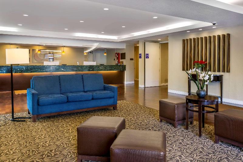 ホテル Comfort Inn & Suites Sea Tac Airport
