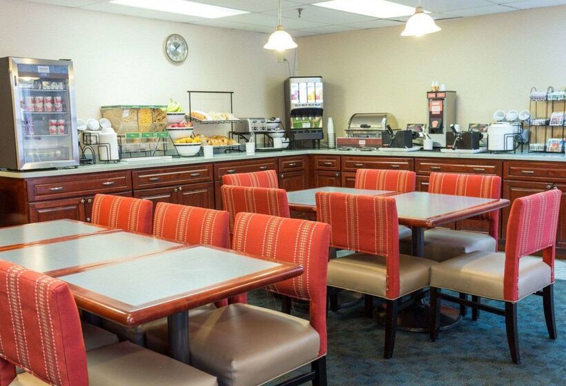 בית מלון כפרי Comfort Inn Civic Center