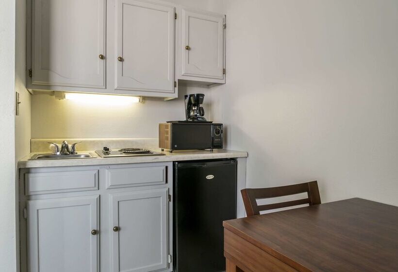 فندق Comfort Inn East