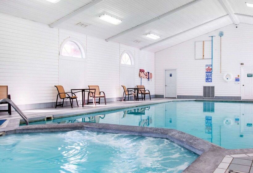 Отель Comfort Inn Lakeside