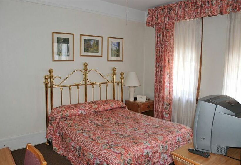 هتل Inn At Lincoln Park