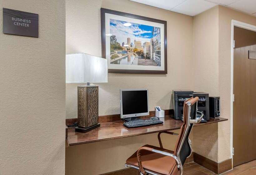 فندق Comfort Inn South