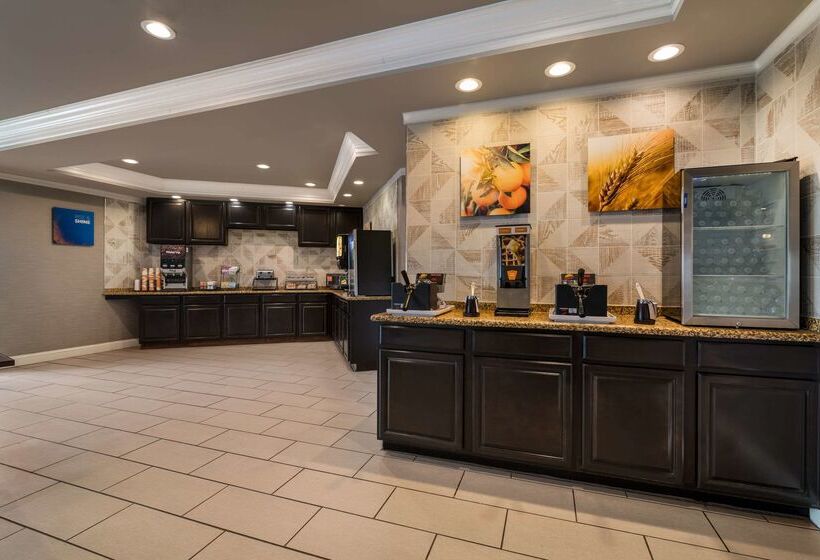 فندق Comfort Inn & Suites Plattsburgh  Morrisonville