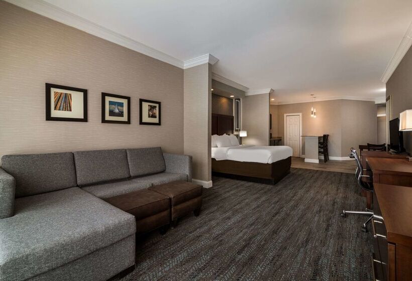 فندق Comfort Inn & Suites Plattsburgh  Morrisonville