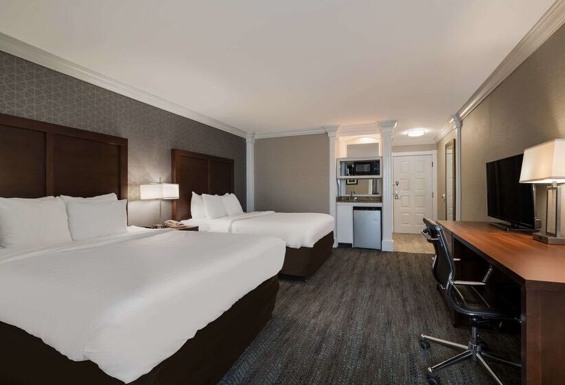 فندق Comfort Inn & Suites Plattsburgh  Morrisonville