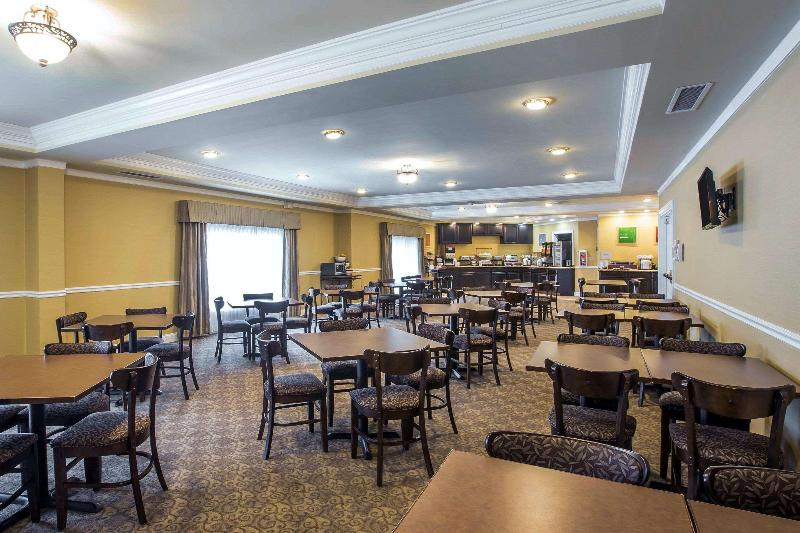 فندق Comfort Inn & Suites Plattsburgh  Morrisonville