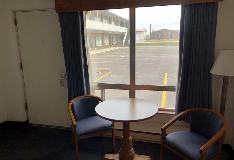 فندق Corn Palace Inn