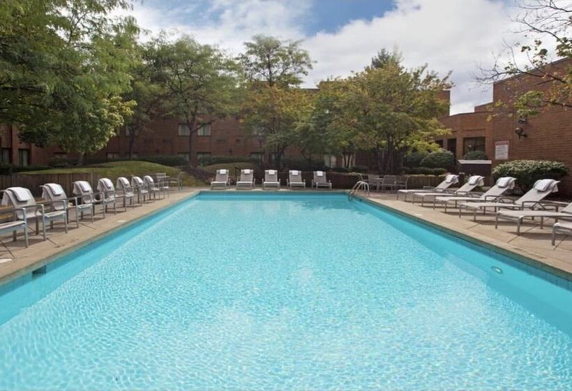 هتل Crowne Plaza Columbus North   Worthington, An Ihg